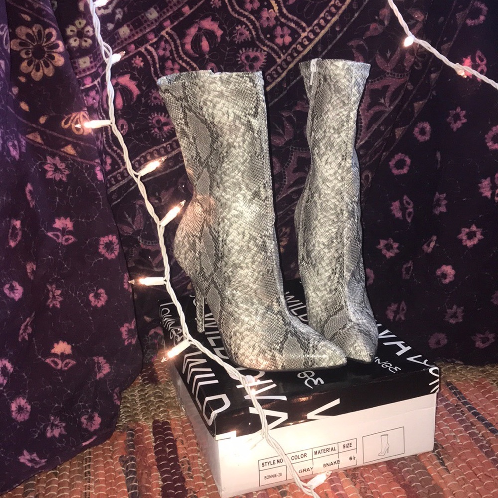 FASHION NOVA Snake Skin booties